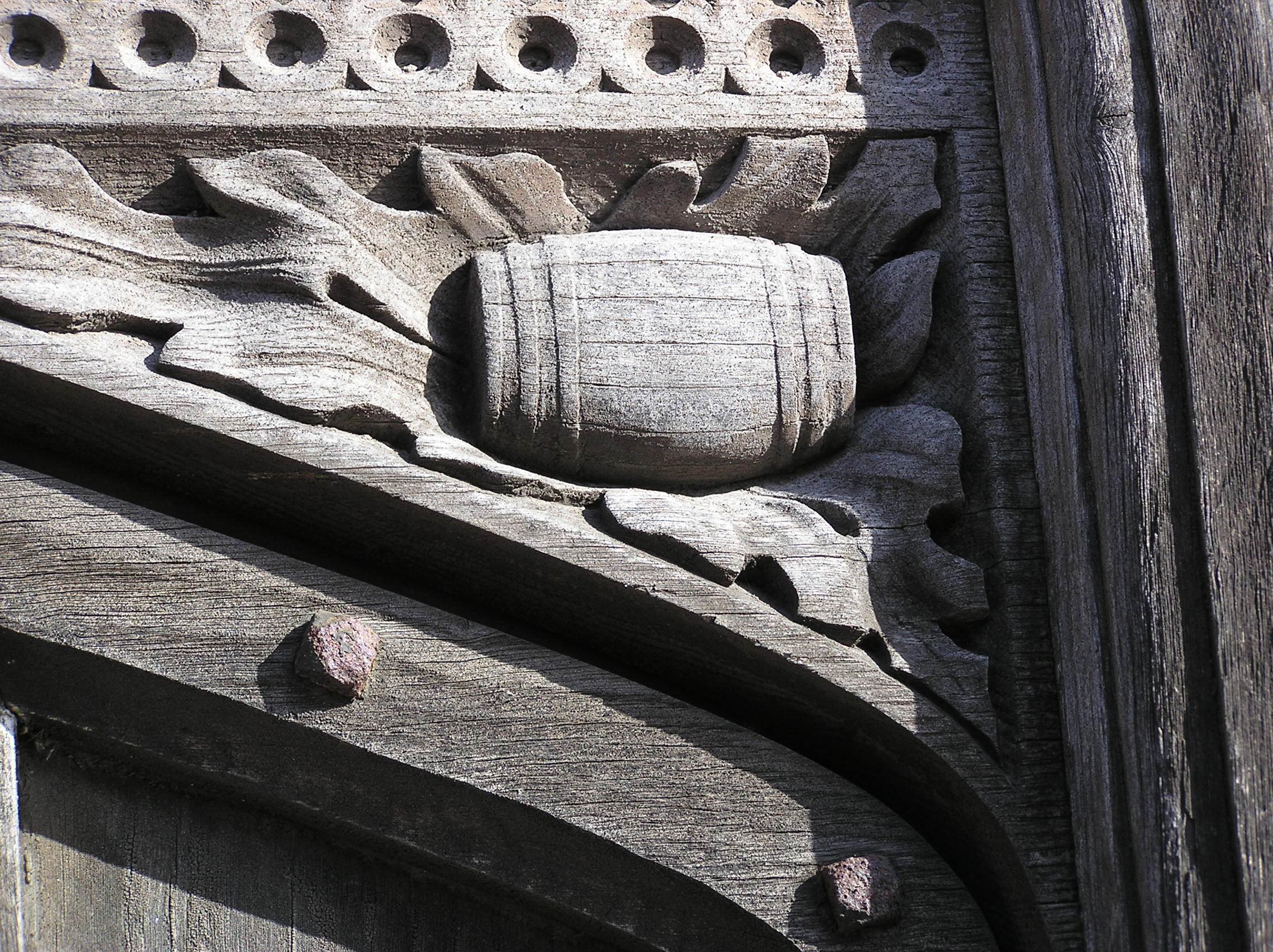 Tun on Manor House door